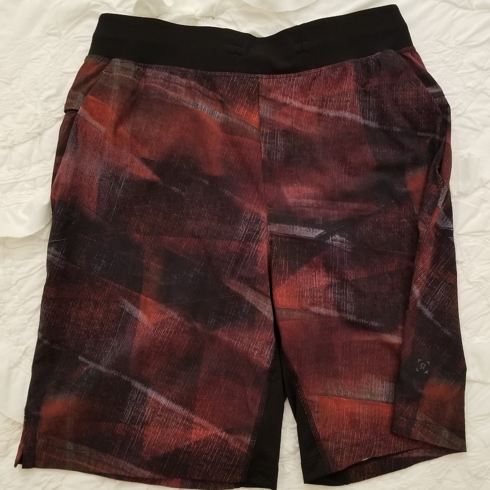 Lululemon T.H.E Short Rare Red/ Black 9" M